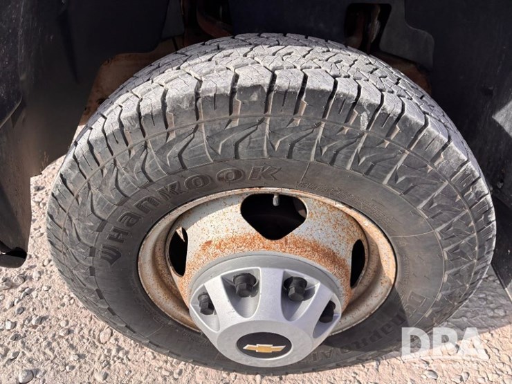 2012-chevrolet-3500-image-21