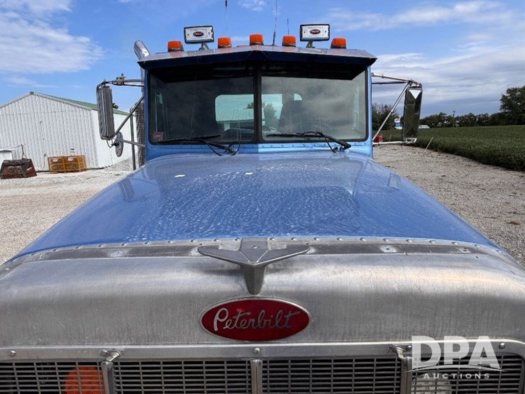 1988-peterbilt-377-image-22