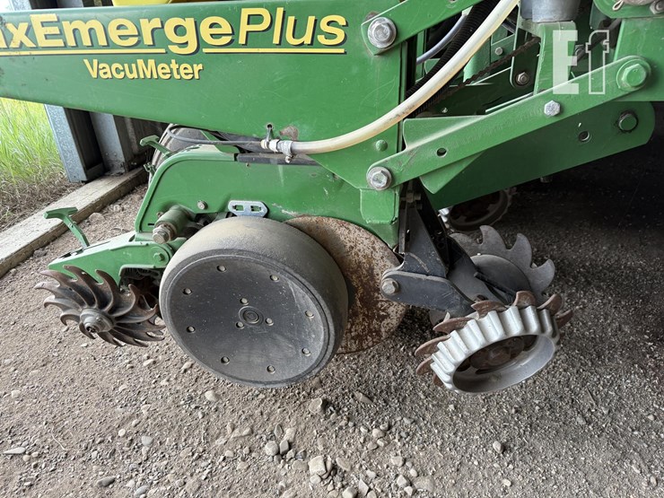1997-john-deere-1770-image-26