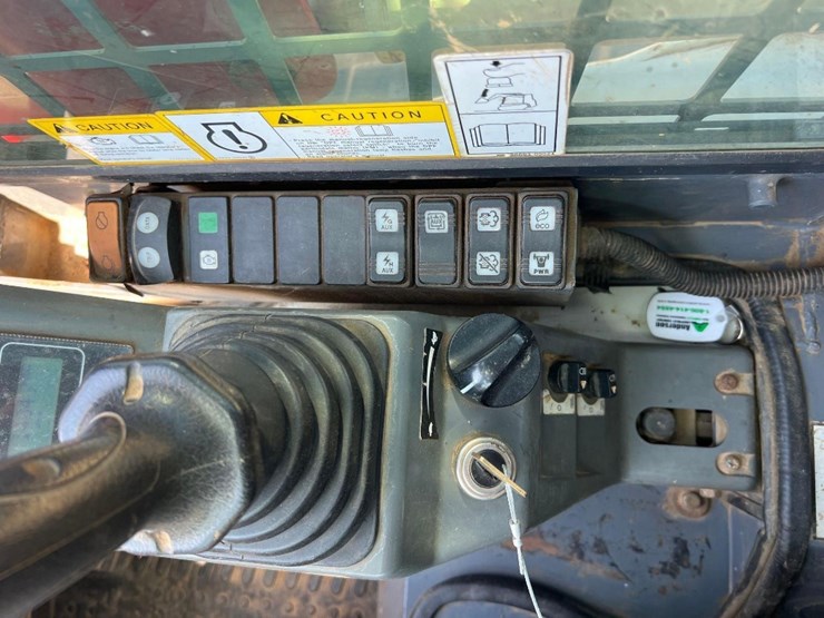 2018-takeuchi-tl8-image-29