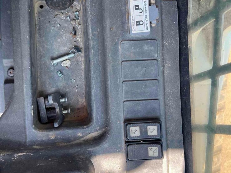 2018-takeuchi-tl12v2-image-38