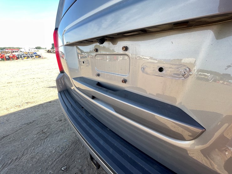 2019-chevrolet-tahoe-image-32