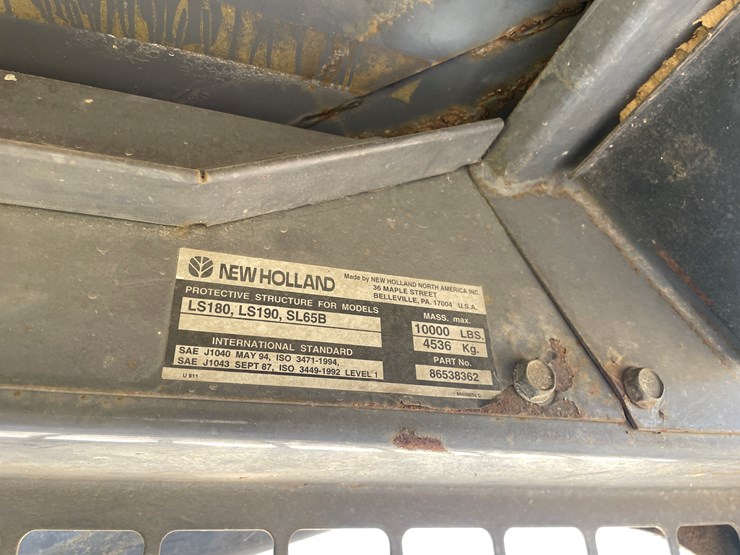 #2058-•-new-holland-l5180-skid-loader-image-12