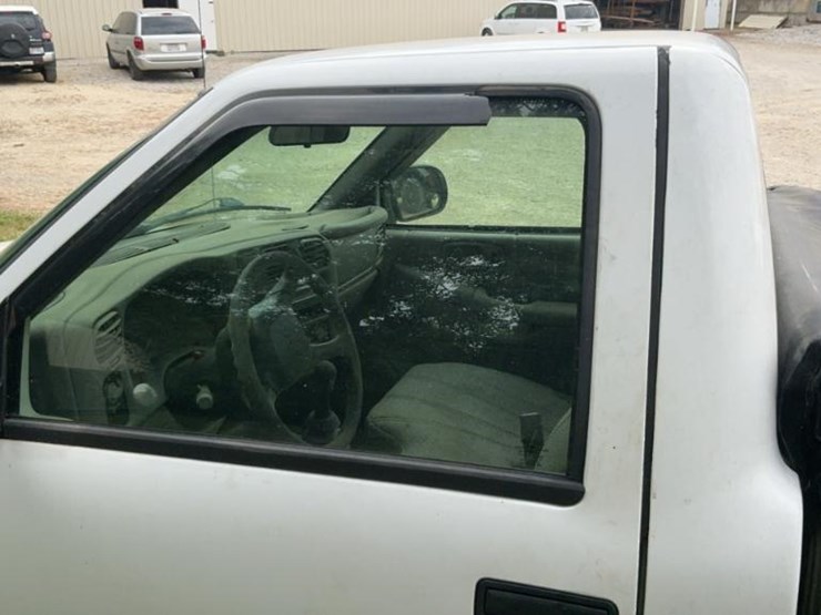 #143-•-2002-chevy-s10-truck-image-26