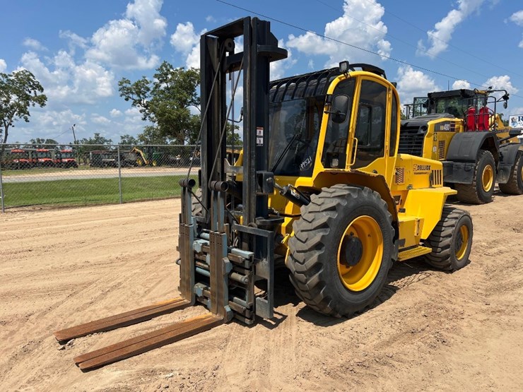 sellick-s80t4e-4ps-rough-terrain-forklift-image-8