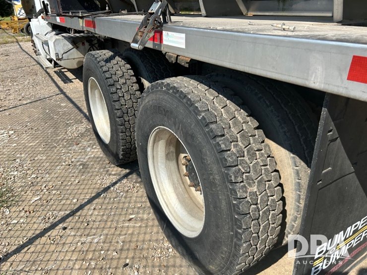 2001-freightliner-dry-tender-truck-(cp0656,-unit-28070)-image-18