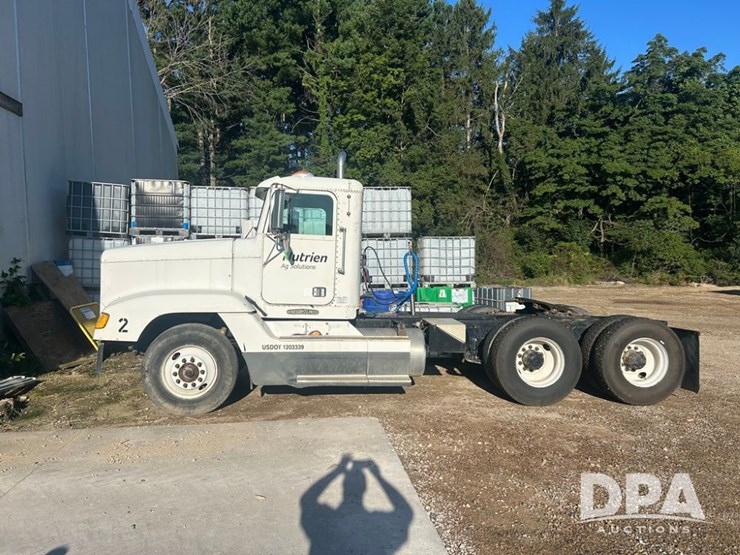 1995-freightliner-truck-(pz13851,-unit-40173)-image-2