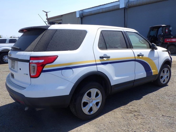 2015-ford-explorer-image-4