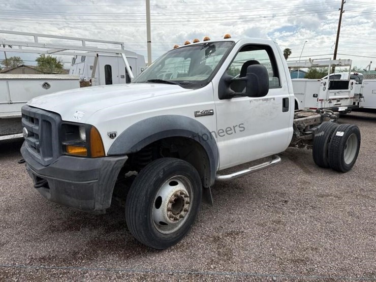 2006-ford-f450-image-1