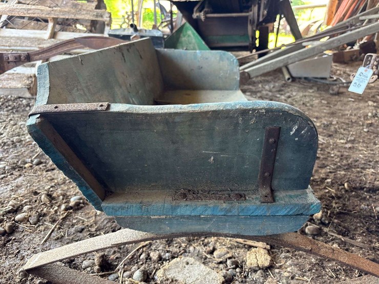 international-harvester-wooden-wagon-bench-image-6