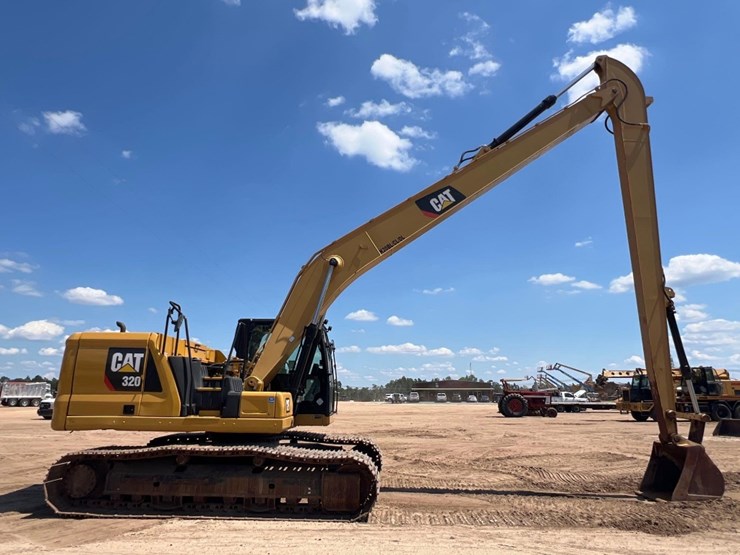 2018-caterpillar-320-image-5