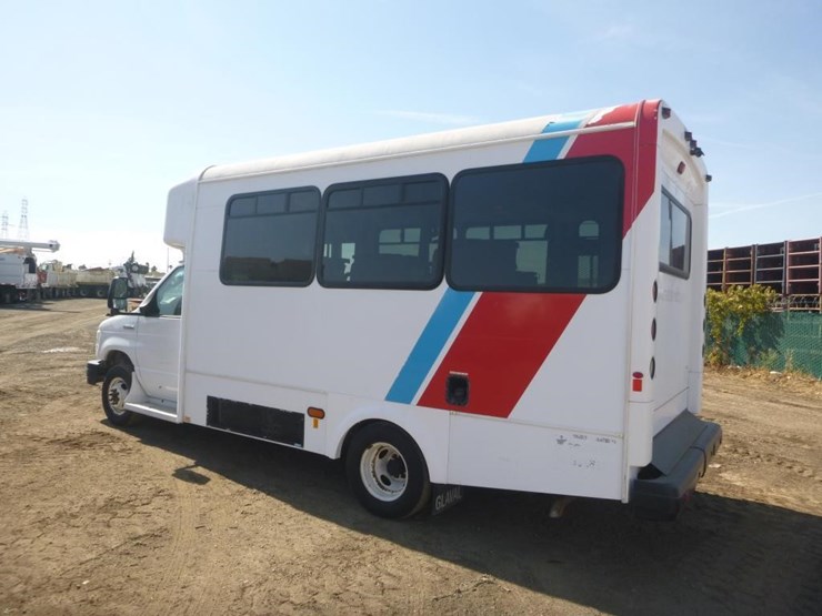 2018-ford-e450-image-4