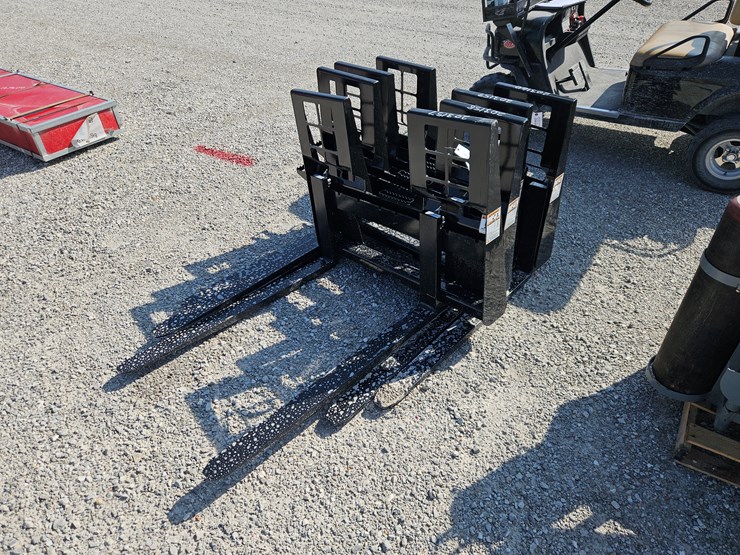 #203157-•-new-wt-pallet-forks-image-1