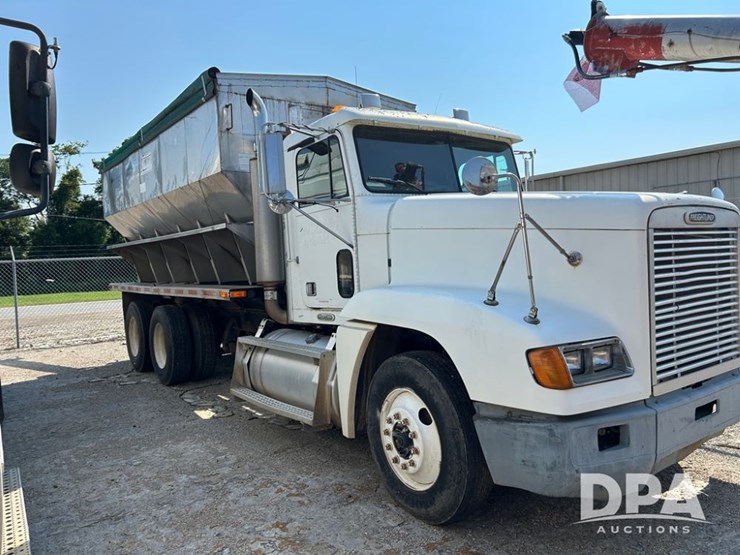 1998-freightliner-dry-tender-truck-(cp0654,-unit-28644)-image-2