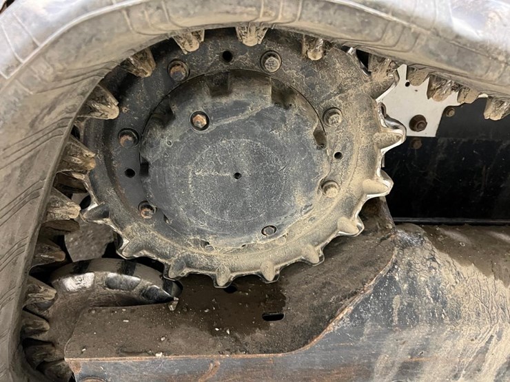 2021-bobcat-t770-image-18