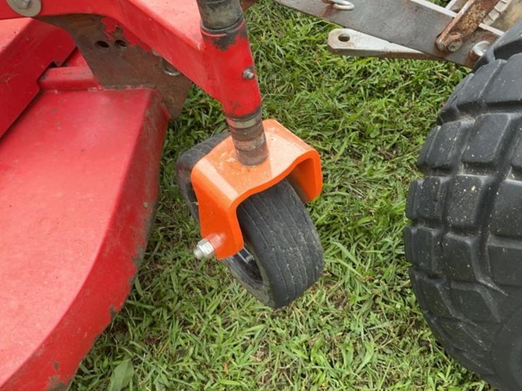 #124-•-massey-ferguson-mf210-tractor-image-58