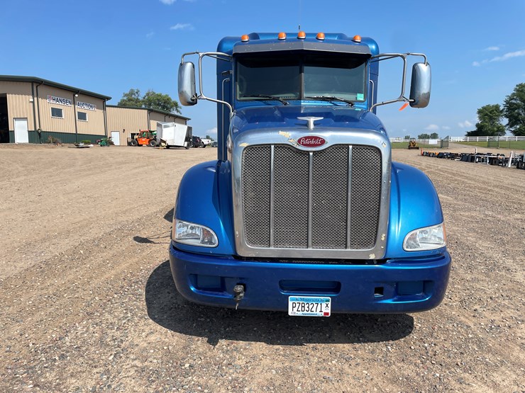 #2108-•-2012-peterbilt-truck-tractor-(has-mn-title-in-delay)-image-2