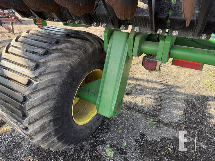 2021-john-deere-2680h-image-44