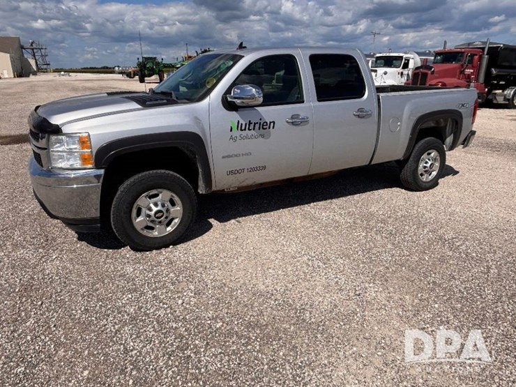 2014-chevrolet-2500hd-image-15