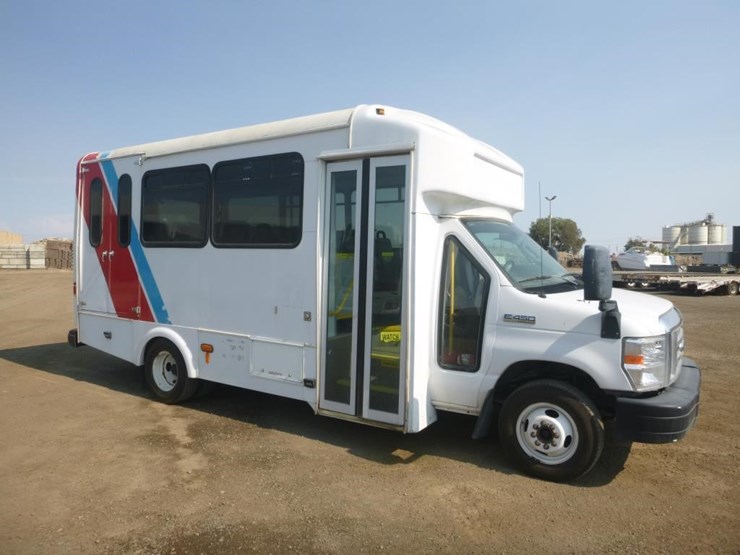 2017-ford-e450-image-3
