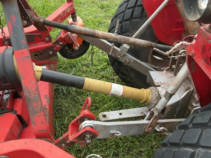 #124-•-massey-ferguson-mf210-tractor-image-50