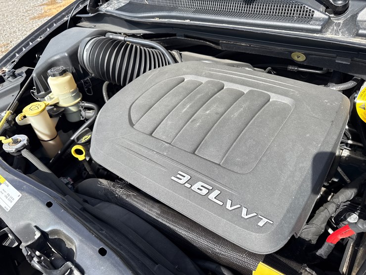 2015-dodge-grand-caravan-image-46