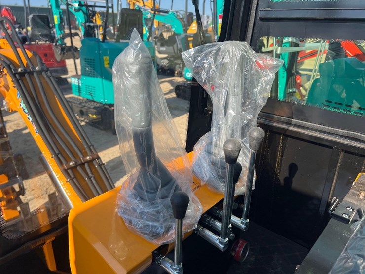 unused-future-ft13cj-excavator-image-16
