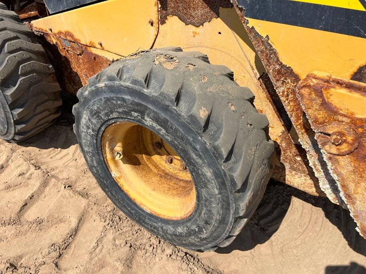 2015-caterpillar-262d-image-10