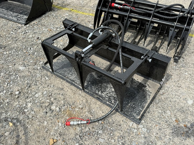 #230-•-#26336-•-unused-giyi-44"-mini-skid-steer-plate-grabber-cxpbzm44250794-image-1