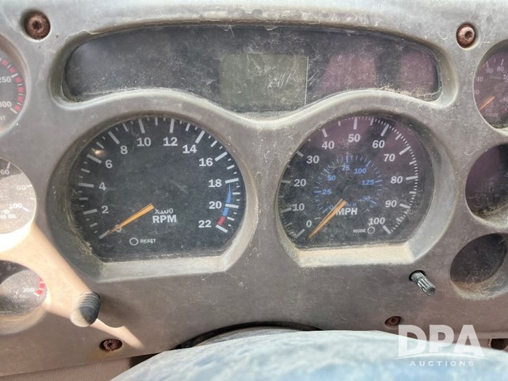 2002-mack-ch613-image-53