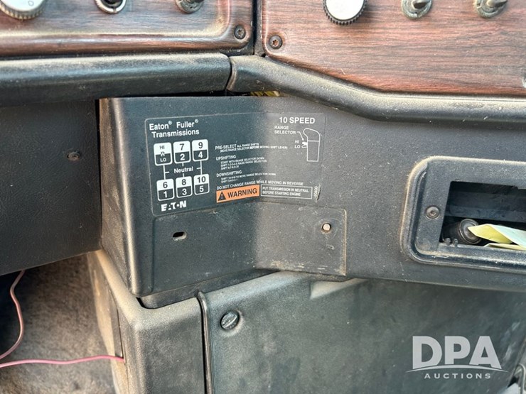 1998-freightliner-day-cab-truck-(cp0657,-unit-28648)-image-43