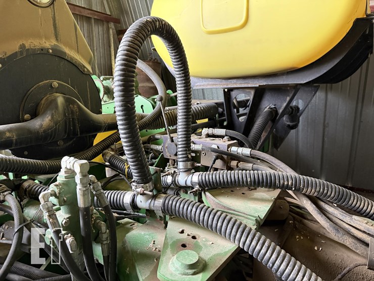 1997-john-deere-1770-image-36