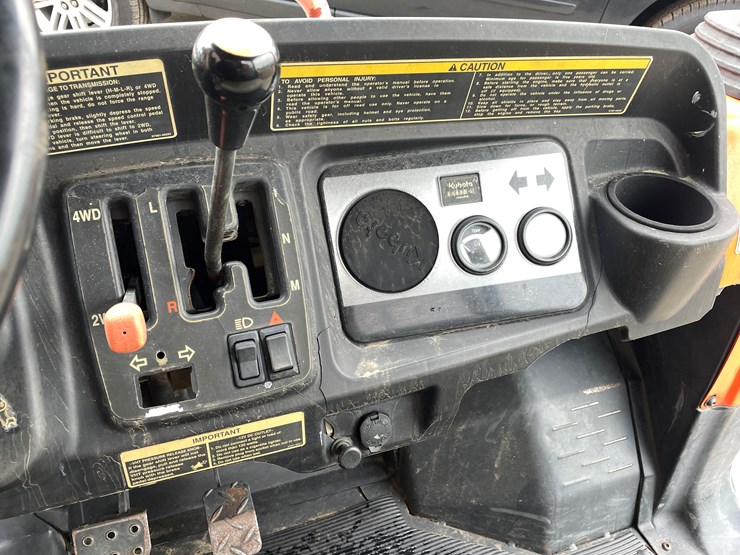 2023-kubota-rtv900-image-13