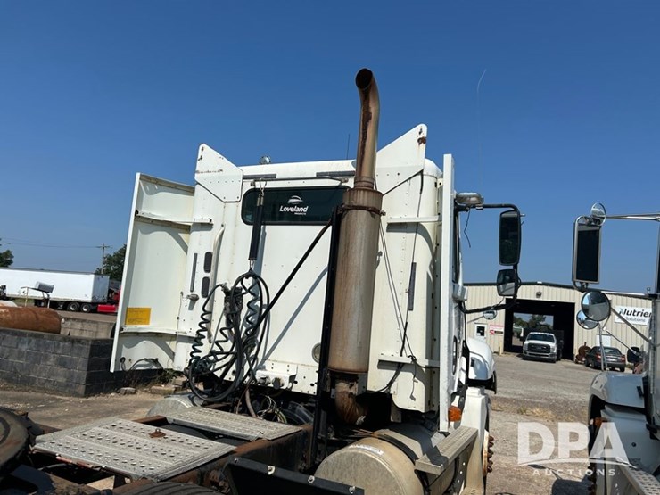2002-freightliner-columiba-day-cab-truck-(cp0659,-unit-28071)-image-20