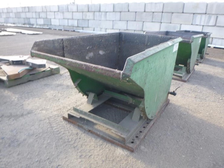 roura-self-dumping-hopper-image-1