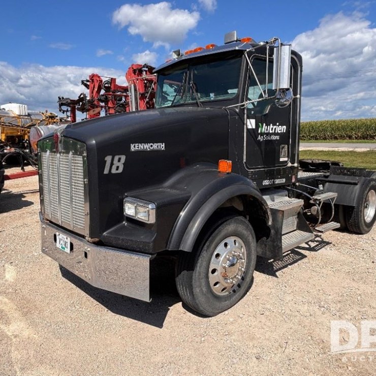 1999 KENWORTH T800