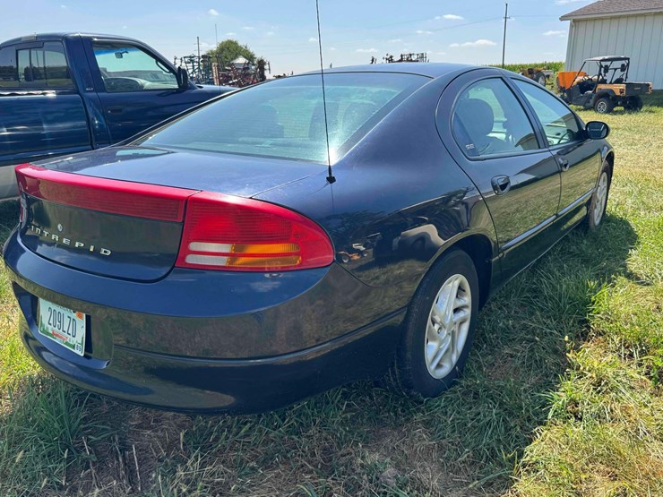 2001-dodge-intrepid-sedan-image-9