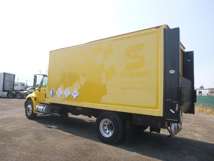 2009-international-durastar-4300-image-4