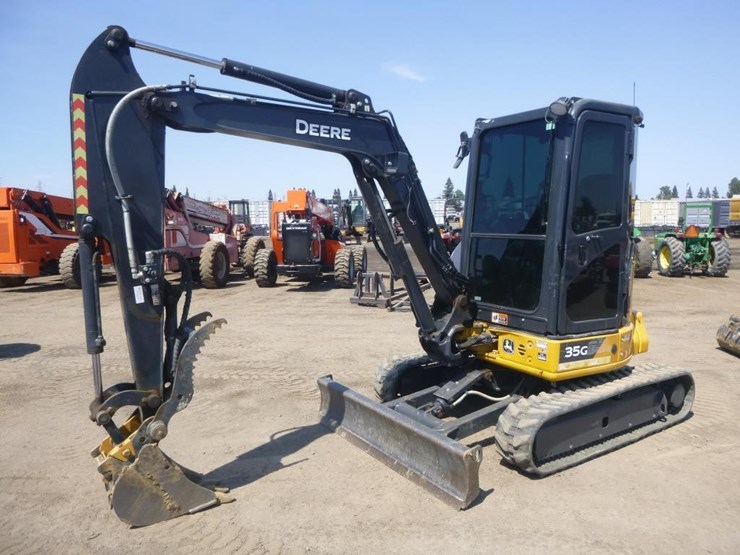 2022-deere-35g-image-1