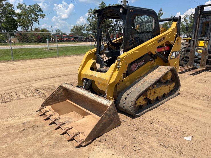 2018-caterpillar-259d-image-8