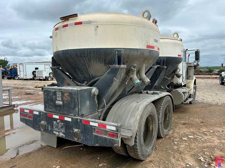 2007-freightliner-fld120-image-7