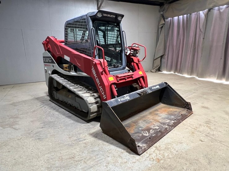 2022-takeuchi-tl12v2-image-7