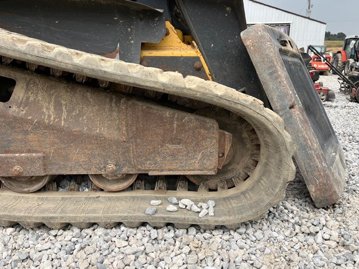 new-holland-c185-image-19