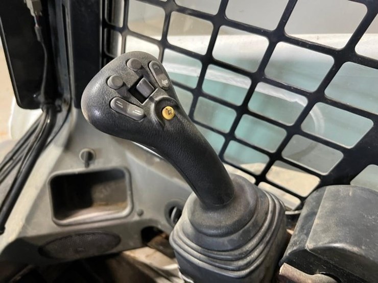 2019-bobcat-s850-image-26