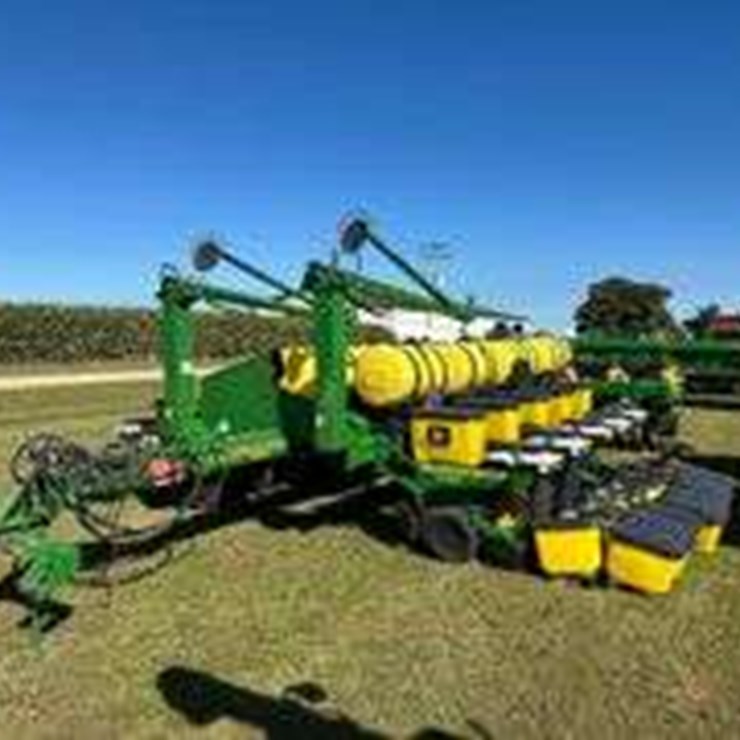 JOHN DEERE 1770