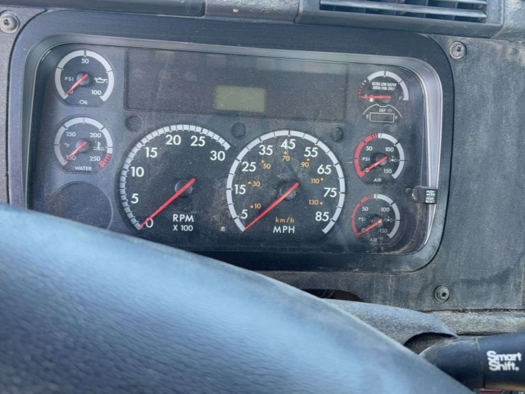2015-freightliner-cascadia-125-image-50