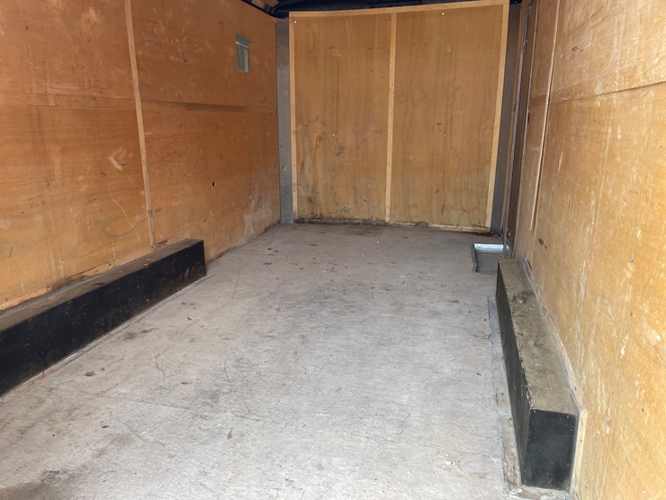 #4729-•-2006-16.5'-tandem-axle-enclosed-trailer-(has-wi-title)-image-24