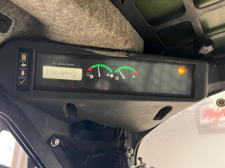 deere-333e-image-24