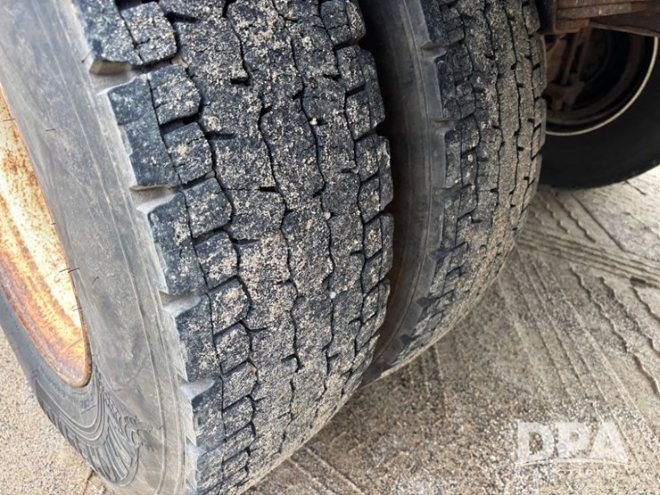 2013-international-durastar-4400-image-54
