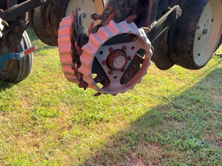 kinze-2600-image-16